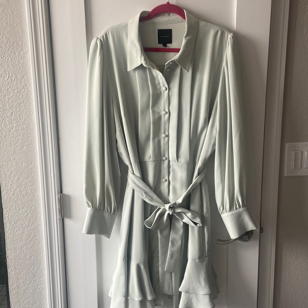 Gorgeous mint green dress perfect for Work, Church a night on the town